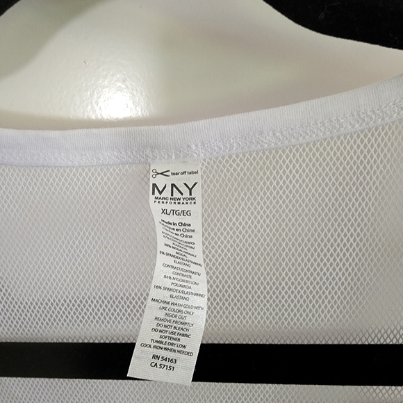 Andrew Marc MNY white tank, size XL - Picture 4 of 4